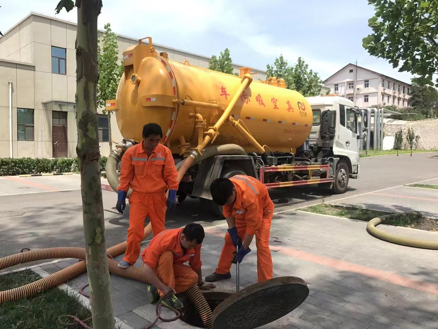 南林乡化粪池清理与5-8吨吸粪车施工效率分析